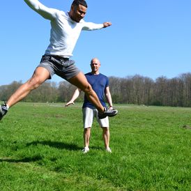 Unterstützung bei der Gewichtsabnahme Unterstützung für den Muskelaufbau verbessern, die allgemeine Fitness-Zustand-Gebäude mit HIIT Training muss das Training effektiv sein, aber es auch muss sein Spaß und Herausforderung, keep it going!