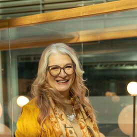 Are you navigating change, seeking confidence and authenticity? Do you want to grow, adapt, and thrive while staying true to yourself? I’m here to help you find clarity, balance, and fulfilment.

Growth isn’t just about skills and achievements—it’s about mindset, self-awareness, and emotional well-being.

My coaching takes a holistic approach, helping you overcome self-doubt, perfectionism, and the internal roadblocks that keep you from feeling confident and fulfilled.

Through my coaching, clients have:
✅ Built unshakable confidence in themselves and their choices
✅ Overcome perfectionism and self-judgment
✅ Strengthened their ability to communicate authentically
✅ Shifted their mindset to embrace growth and resilience
✅ Found greater joy and fulfilment in their personal and professional lives

I work with people who want to express themselves fully, navigate life’s challenges with confidence, and create meaningful growth. Whether you’re going through a big transition, facing self-doubt, or seeking more balance and self-acceptance, I provide a supportive and tailored approach to help you thrive.

Personal growth is a journey of continuous discovery. If you're ready to step into your full potential with confidence and authenticity, I’d love to support you.

Let’s take the next step together.